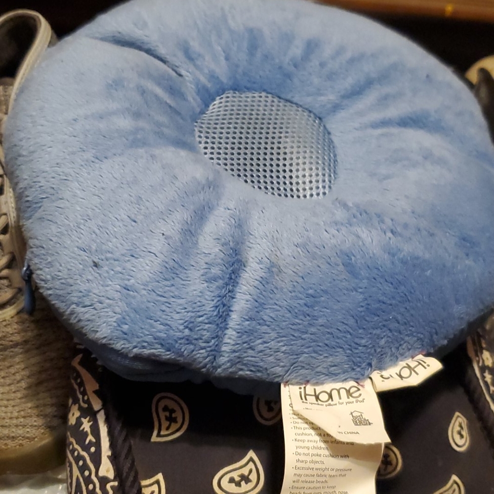 iHome pillow